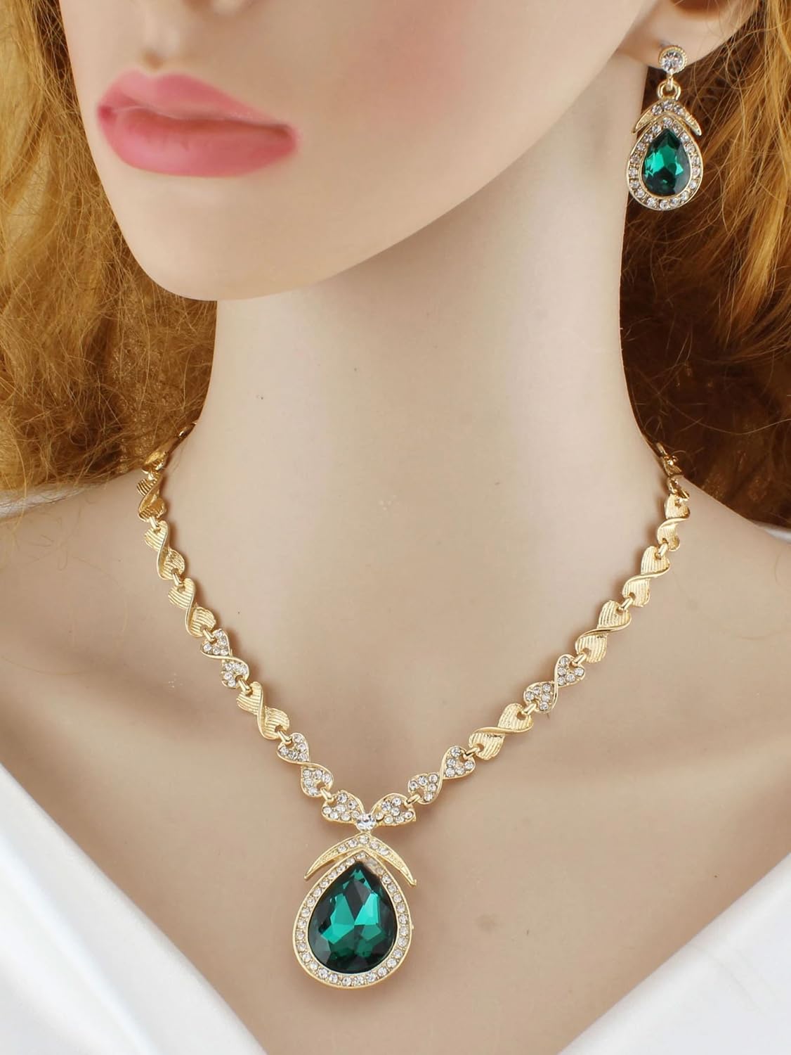 Stylish Design Fancy Crystal Necklace Jewellery Set