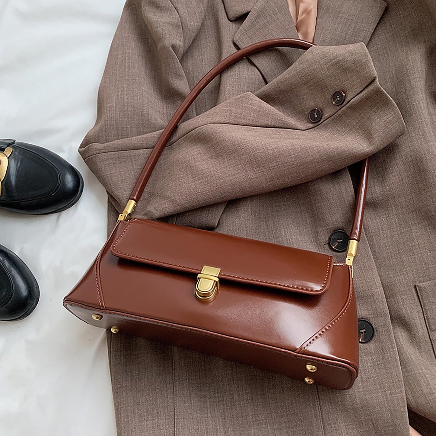 Leather Shoulder Bag for Women | Stylish Retro Brown Underarm Purse with Gold Hardware & Durable Strap | Elegant Baguette Handbag
